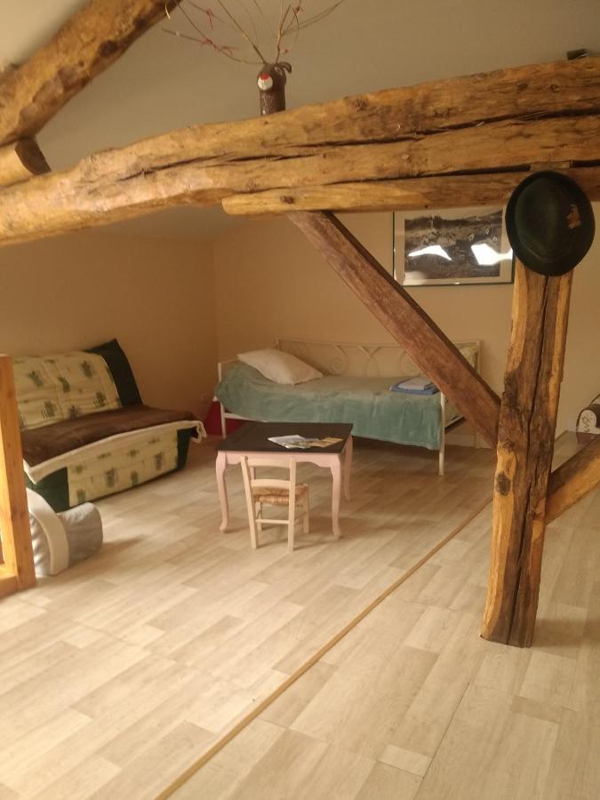 Maison De Campagne A La Ferme Pillac Экстерьер фото