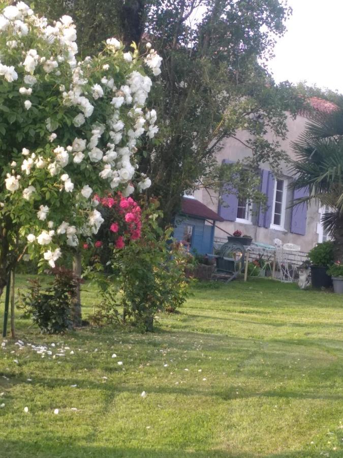 Maison De Campagne A La Ferme Pillac Экстерьер фото