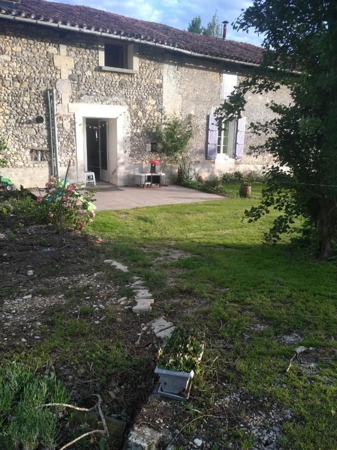 Maison De Campagne A La Ferme Pillac Экстерьер фото